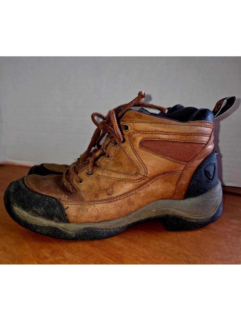 Ariat terrain endurance hiking boot women's size 6 and 1/2 B